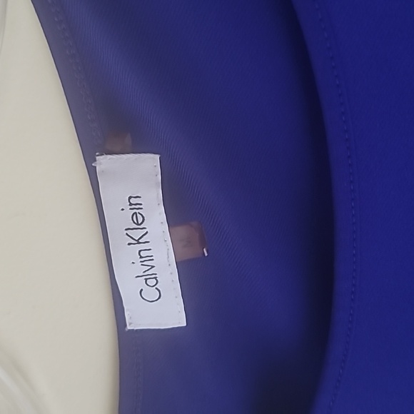 Calvin Kline Short Sleeve Ruched Side panel scoop neck Blouse SZ M - Picture 2 of 9